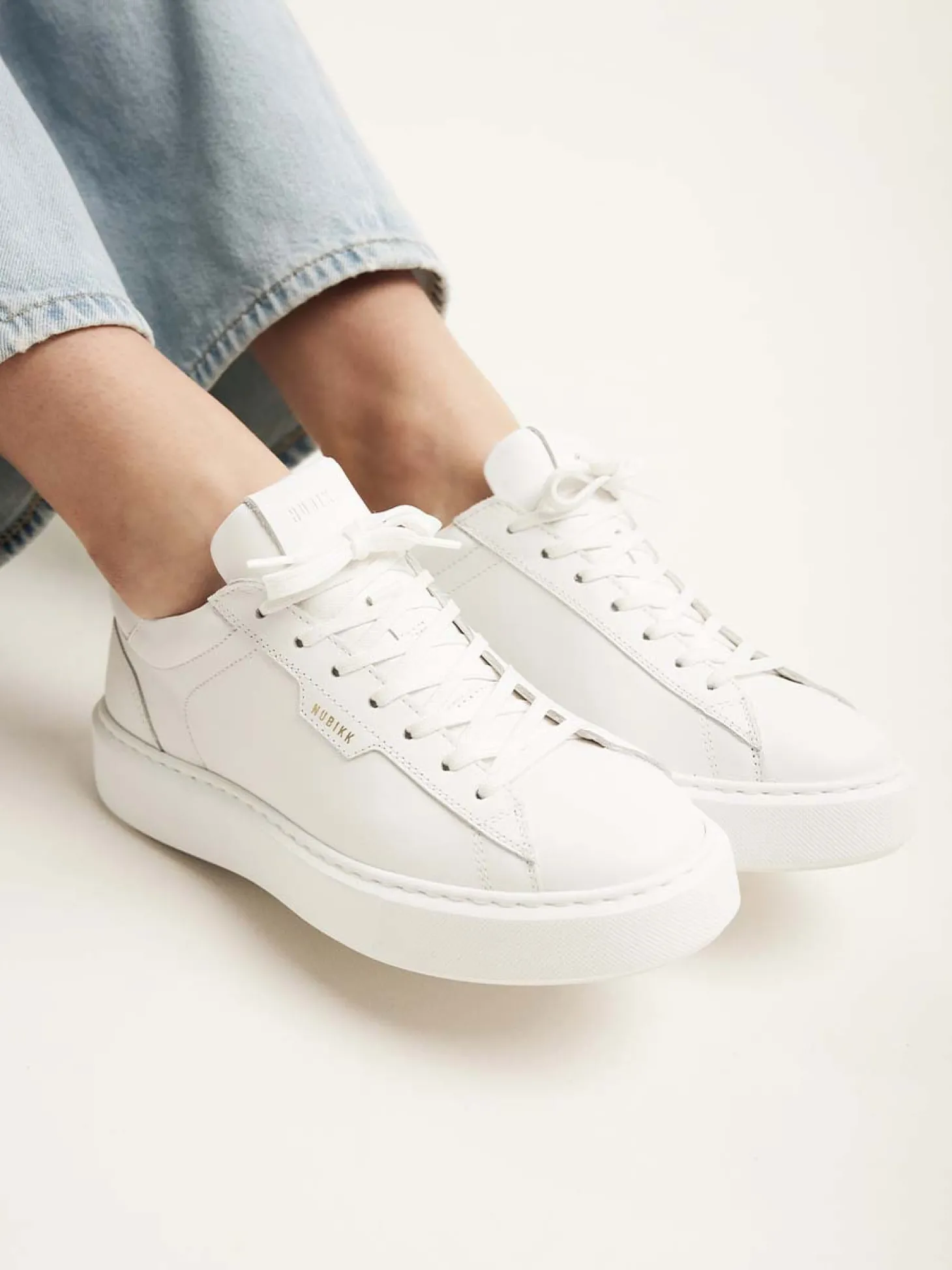 Vince Tora Witte Sneakers Voor Dames
